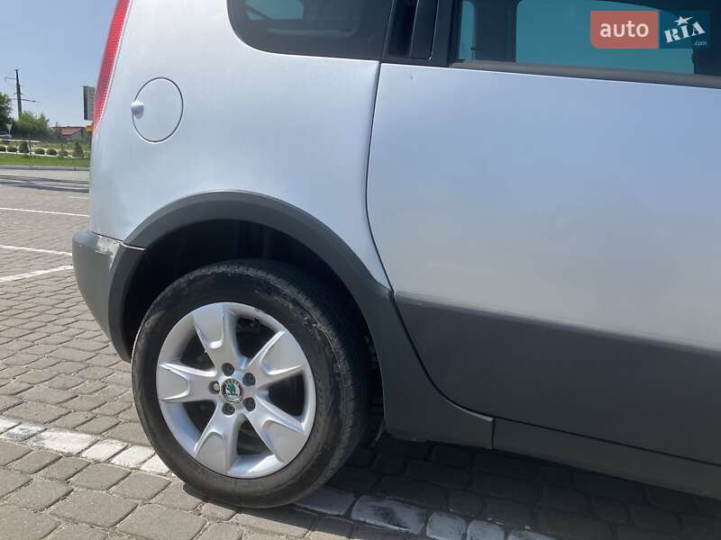 Микровэн Skoda Roomster 2012 в Львове