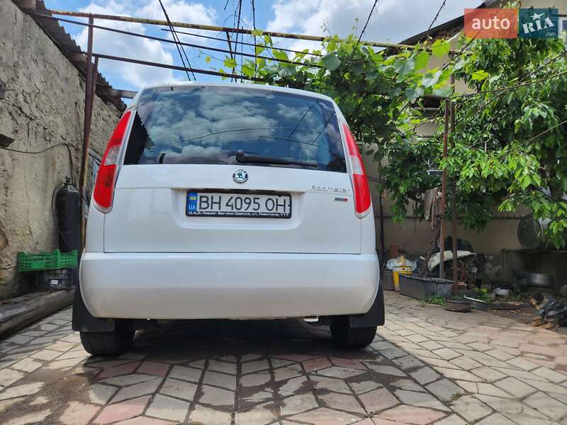 Микровэн Skoda Roomster 2010 в Раздельной