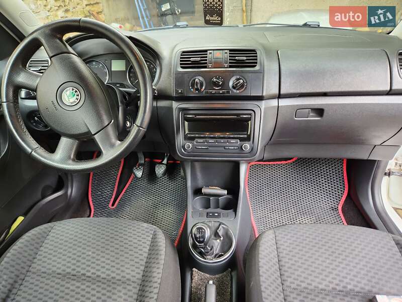 Микровэн Skoda Roomster 2010 в Раздельной