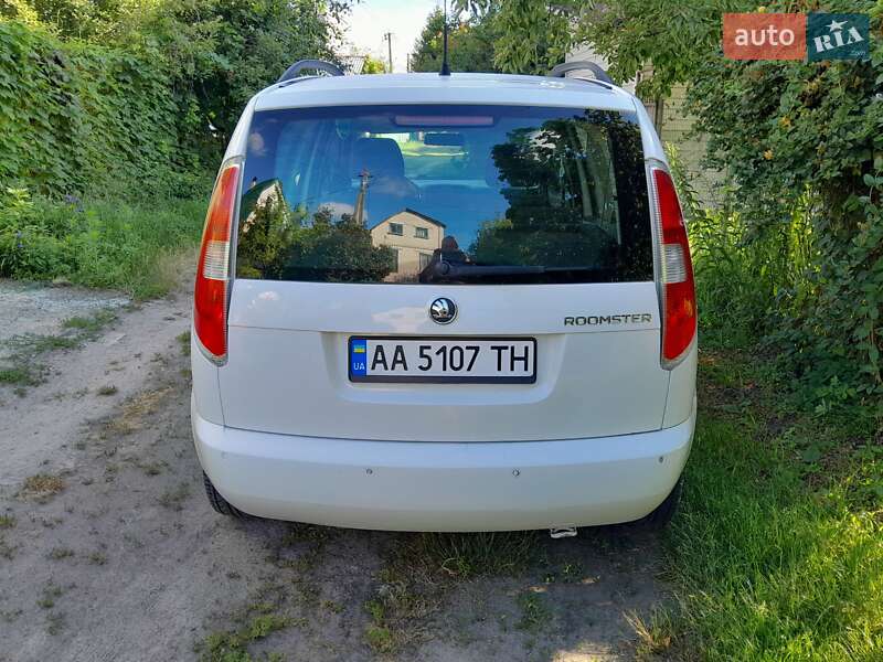 Микровэн Skoda Roomster 2014 в Киеве