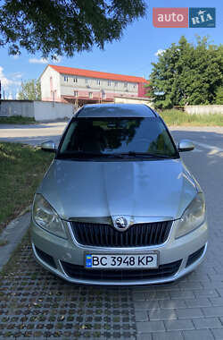 Микровэн Skoda Roomster 2010 в 