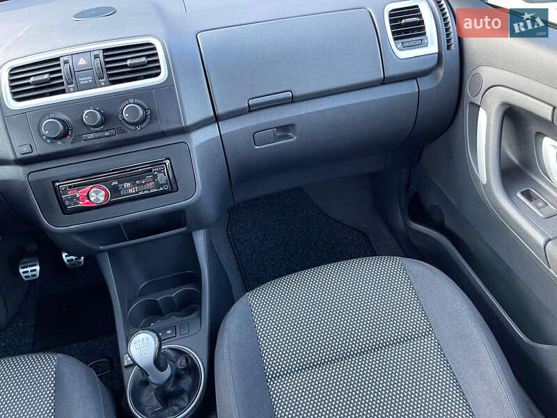 Микровэн Skoda Roomster 2008 в Львове