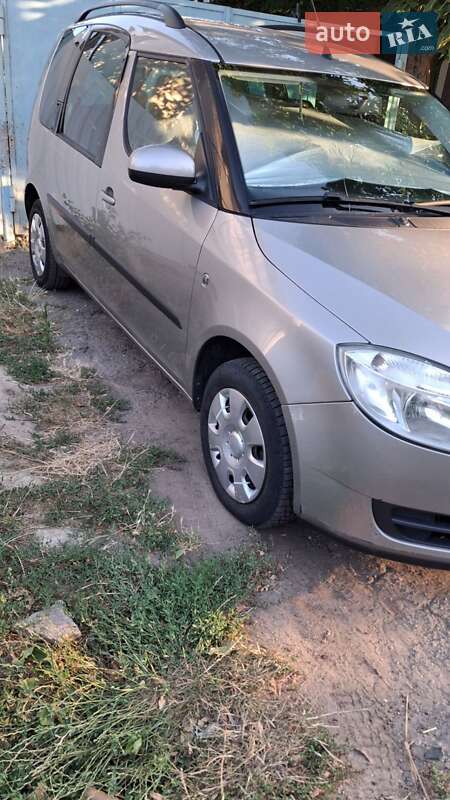 Мікровен Skoda Roomster 2009 в Южноукраїнську