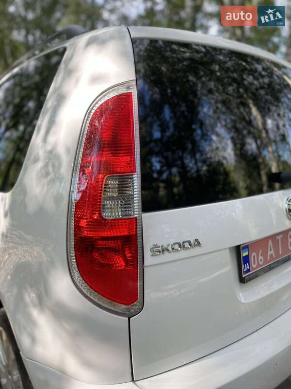Мікровен Skoda Roomster 2014 в Звягелі