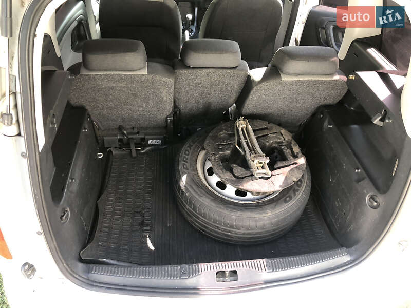 Микровэн Skoda Roomster 2013 в Теплике