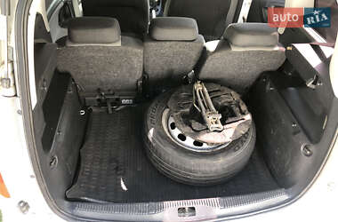 Микровэн Skoda Roomster 2013 в 