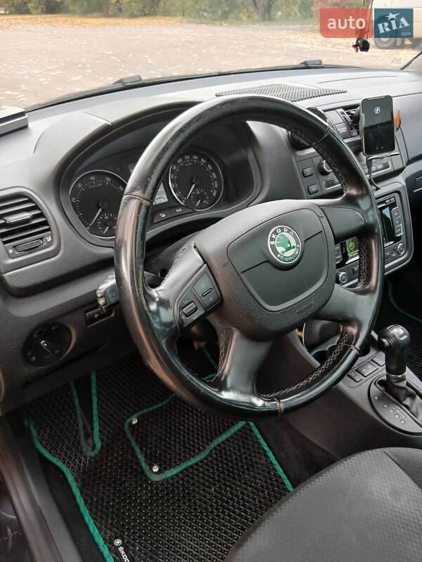 Микровэн Skoda Roomster 2011 в Ровно фото 11 Микровэн Skoda Roomster 2011 в Ровно