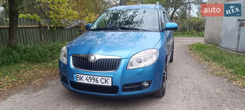 Микровэн Skoda Roomster 2007 в Ровно фото 9 Микровэн Skoda Roomster 2007 в Ровно