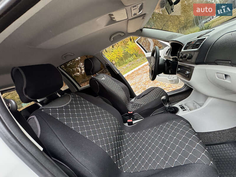 Микровэн Skoda Roomster 2007 в Дрогобыче фото 59 Микровэн Skoda Roomster 2007 в Дрогобыче