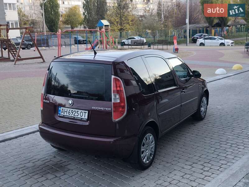 Микровэн Skoda Roomster 2013 в Харькове