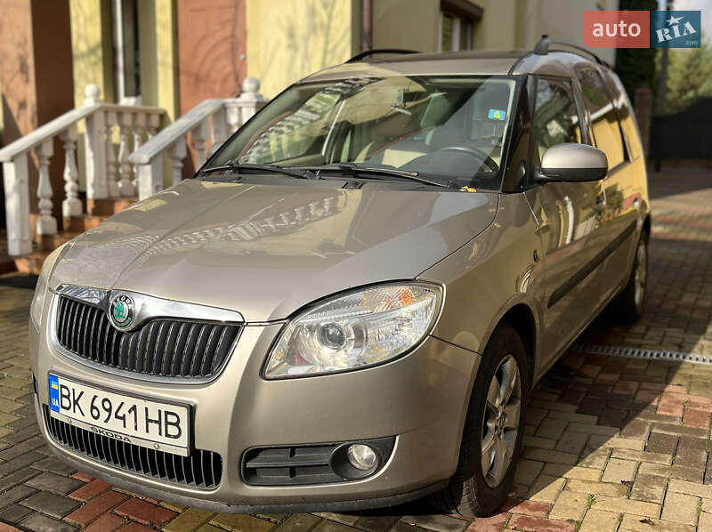 Микровэн Skoda Roomster 2008 в Ровно фото Микровэн Skoda Roomster 2008 в Ровно