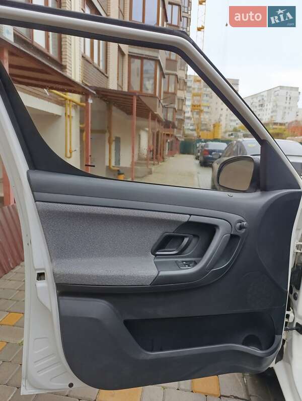 Микровэн Skoda Roomster 2014 в Черноморске