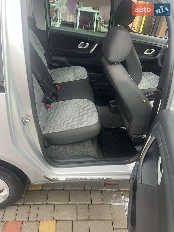 Микровэн Skoda Roomster 2008 в Ровно фото 10 Микровэн Skoda Roomster 2008 в Ровно