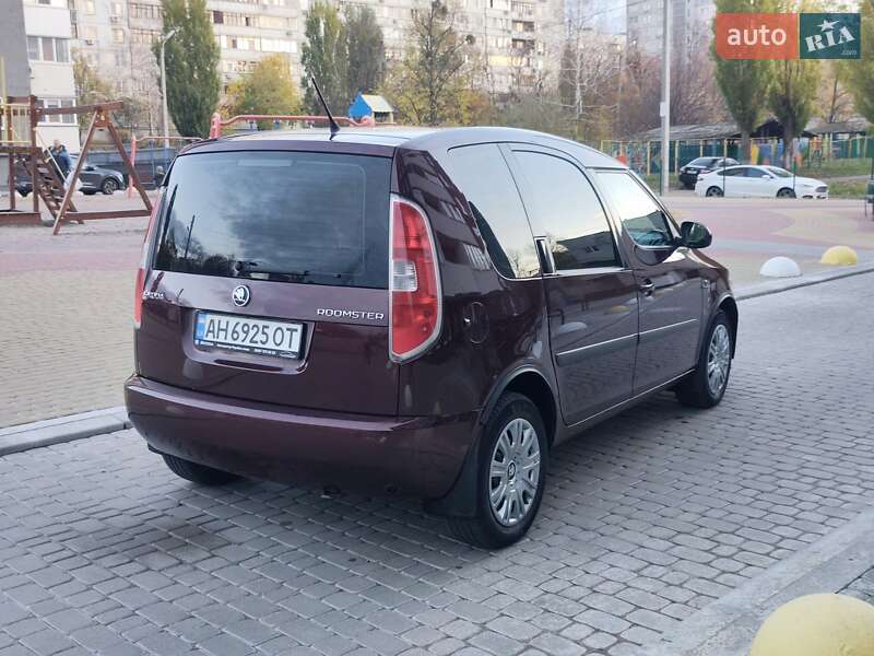 Микровэн Skoda Roomster 2013 в Харькове