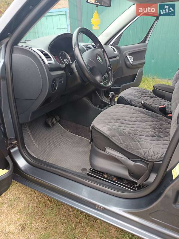 Микровэн Skoda Roomster 2008 в Лебедине