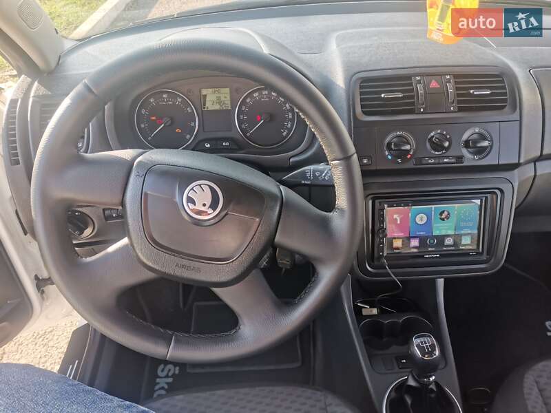 Микровэн Skoda Roomster 2010 в Великом Дальнике