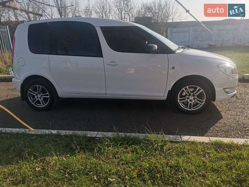 Микровэн Skoda Roomster 2010 в Великом Дальнике
