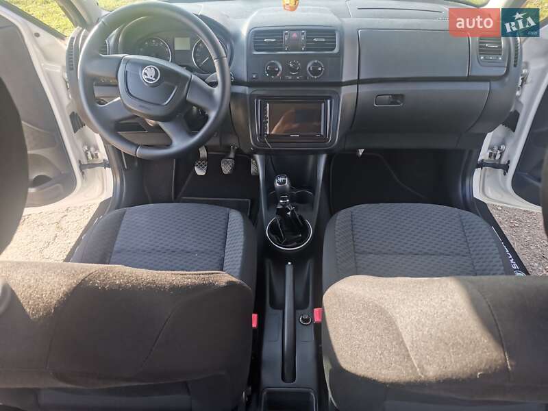 Микровэн Skoda Roomster 2010 в Великом Дальнике