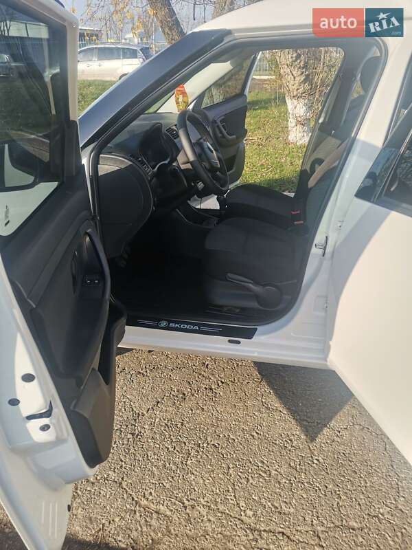 Микровэн Skoda Roomster 2010 в Великом Дальнике