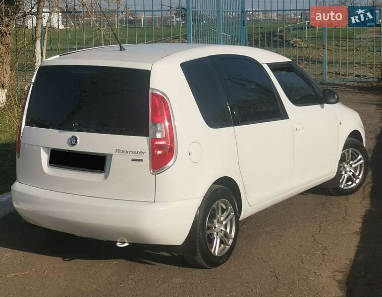Микровэн Skoda Roomster 2010 в Великом Дальнике