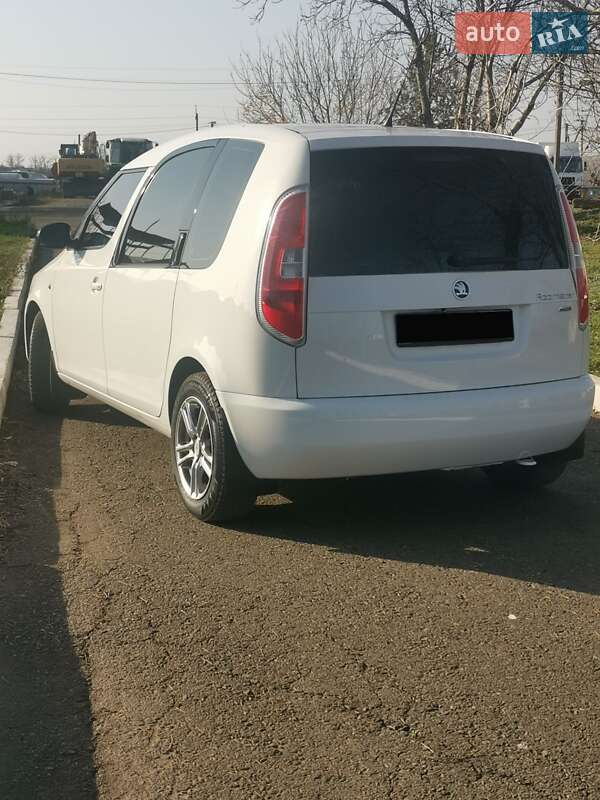 Микровэн Skoda Roomster 2010 в Великом Дальнике