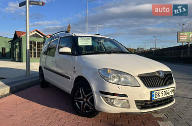 Микровэн Skoda Roomster 2012 в Ирпене