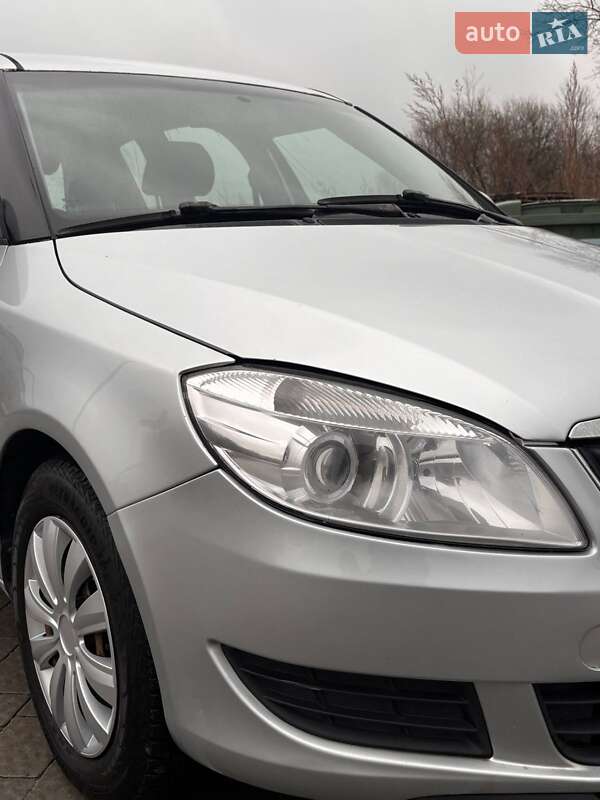 Микровэн Skoda Roomster 2010 в Львове