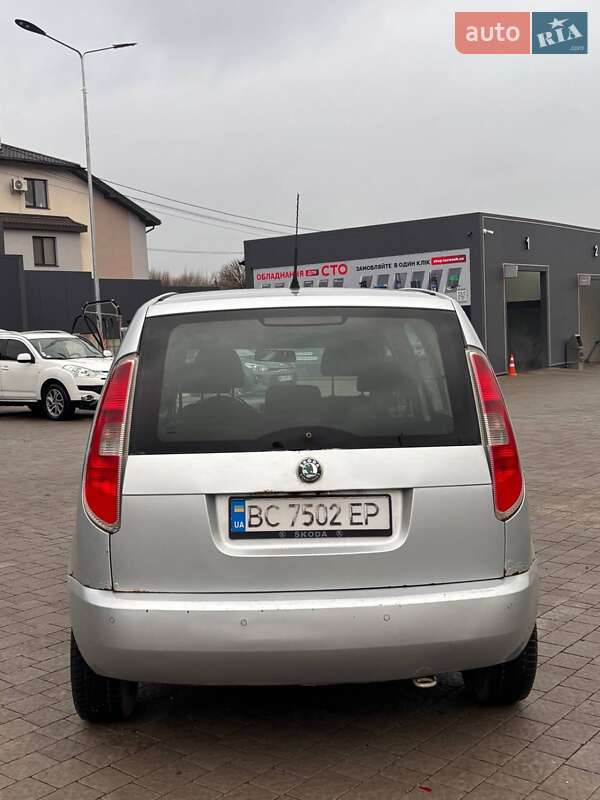 Микровэн Skoda Roomster 2010 в Львове