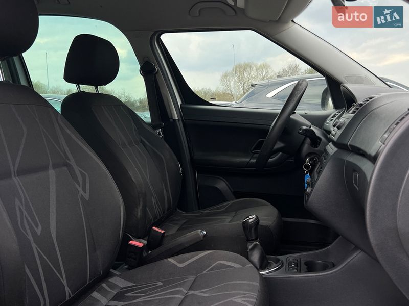 Микровэн Skoda Roomster 2013 в Львове