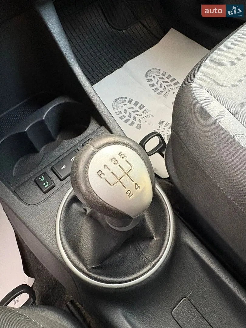 2010 Skoda Roomster - мініатюра 23