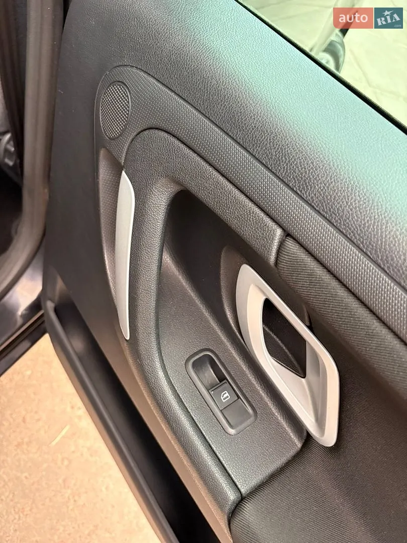 2010 Skoda Roomster - мініатюра 38