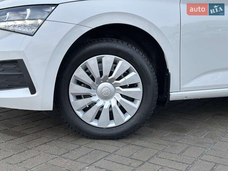 Хэтчбек Skoda Scala 2023 в Киеве