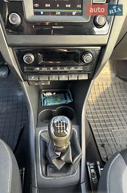 Хэтчбек Skoda Spaceback 2016 в 