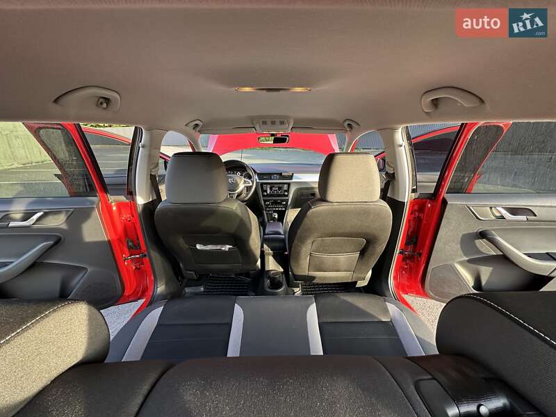 Хэтчбек Skoda Spaceback 2016 в Виннице