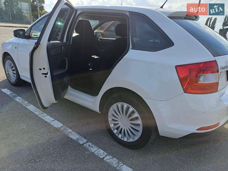 Хэтчбек Skoda Spaceback 2015 в Киеве