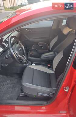 Хэтчбек Skoda Spaceback 2016 в 