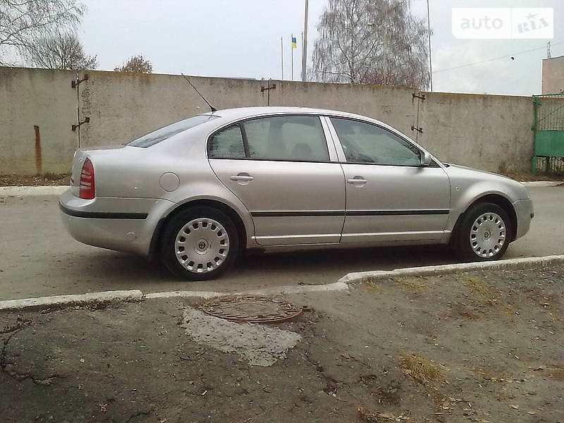 Седан Skoda Superb 2006 в Сумах