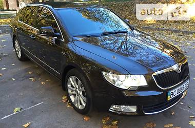 Седан Skoda Superb 2012 в Львові