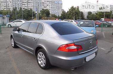 Седан Skoda Superb 2012 в 
