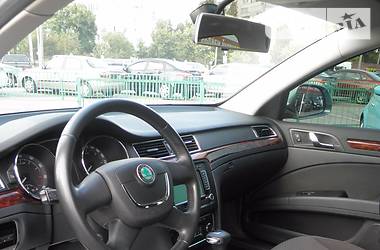 Седан Skoda Superb 2012 в 