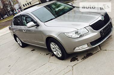 Седан Skoda Superb 2011 в 