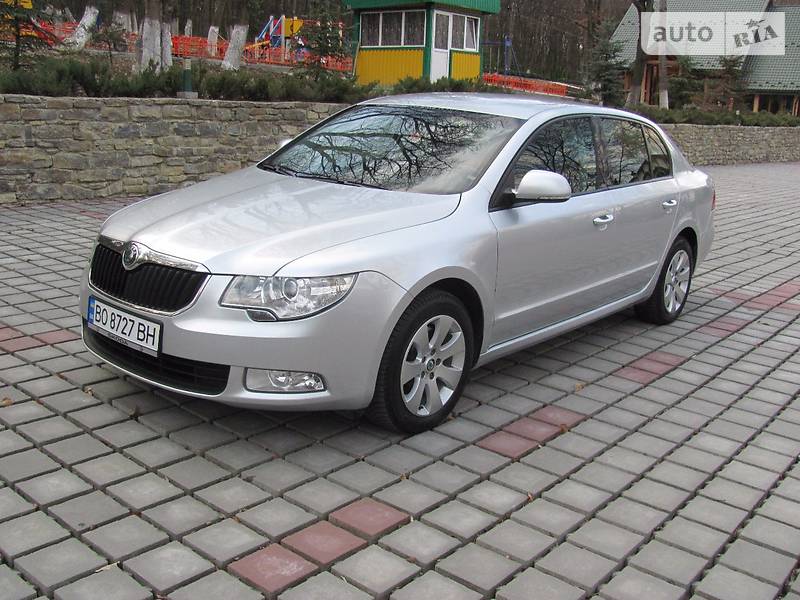 Седан Skoda Superb 2011 в Тернополе