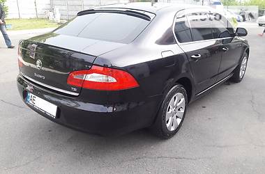 Седан Skoda Superb 2012 в Кривом Роге