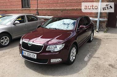 Седан Skoda Superb 2010 в Харькове