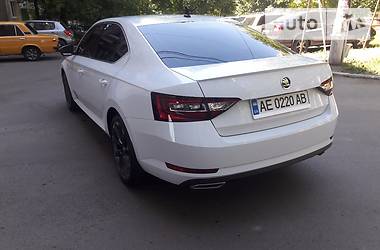 Седан Skoda Superb 2016 в Кривом Роге