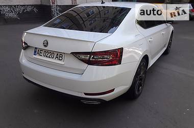 Седан Skoda Superb 2016 в Кривом Роге