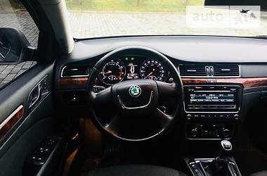 Седан Skoda Superb 2014 в Ивано-Франковске