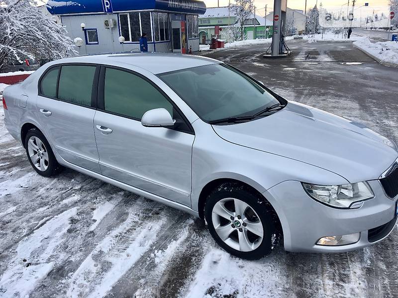 Седан Skoda Superb 2012 в Ивано-Франковске