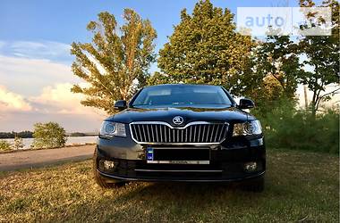 Седан Skoda Superb 2015 в Днепре