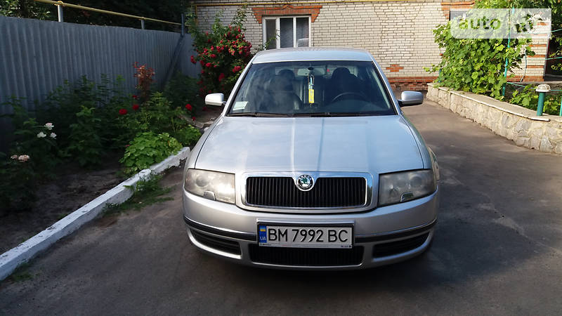 Седан Skoda Superb 2004 в Ромнах